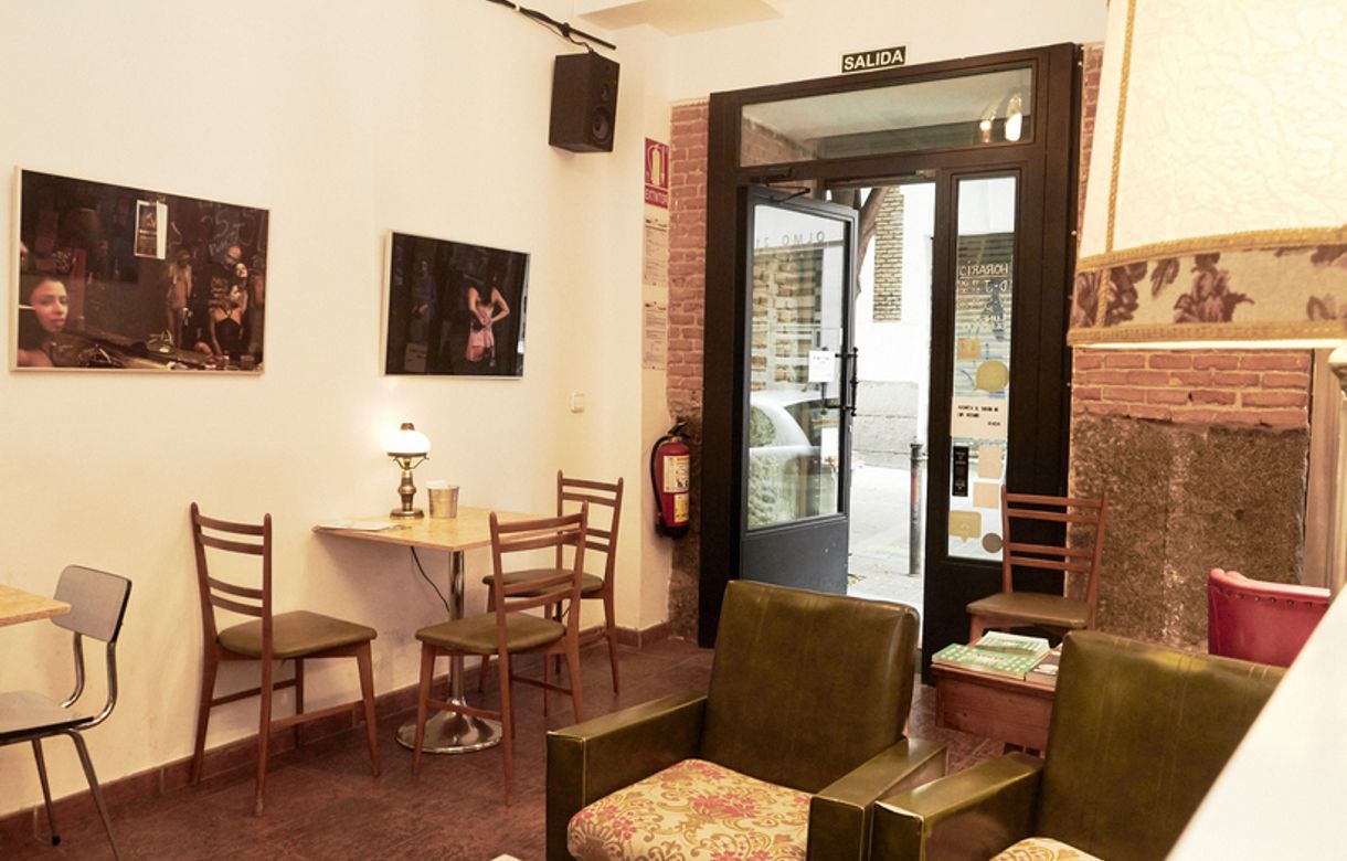 Espacio gratuito para exponer en Madrid. Calle del Olmo, 12, 28012 Madrid (Bar El Figurante)