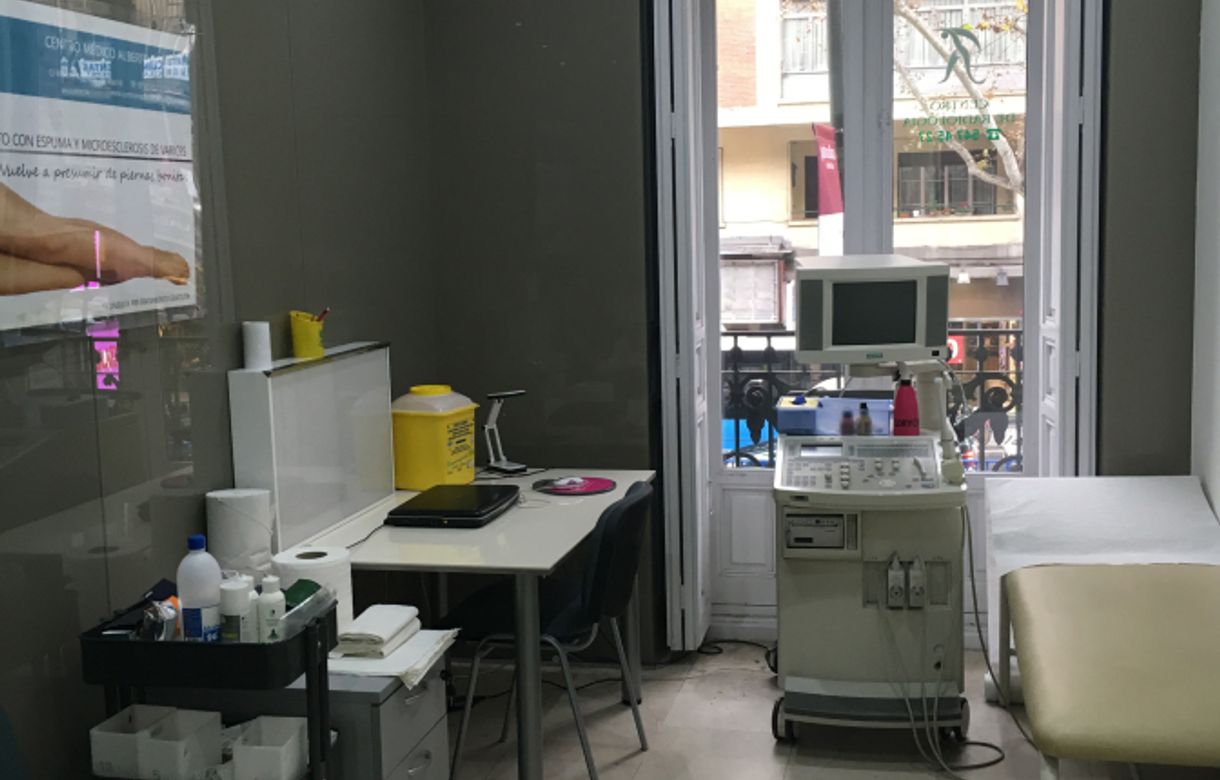 Alquiler de consultas en Madrid en centro medico | Alquiler Calle Alberto Aguilera Madrid