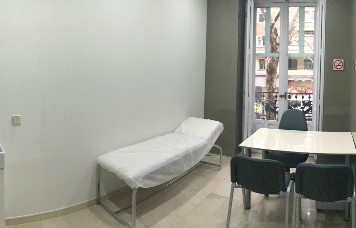 Alquiler de consultas en Madrid en centro medico | Alquiler Calle Alberto Aguilera Madrid