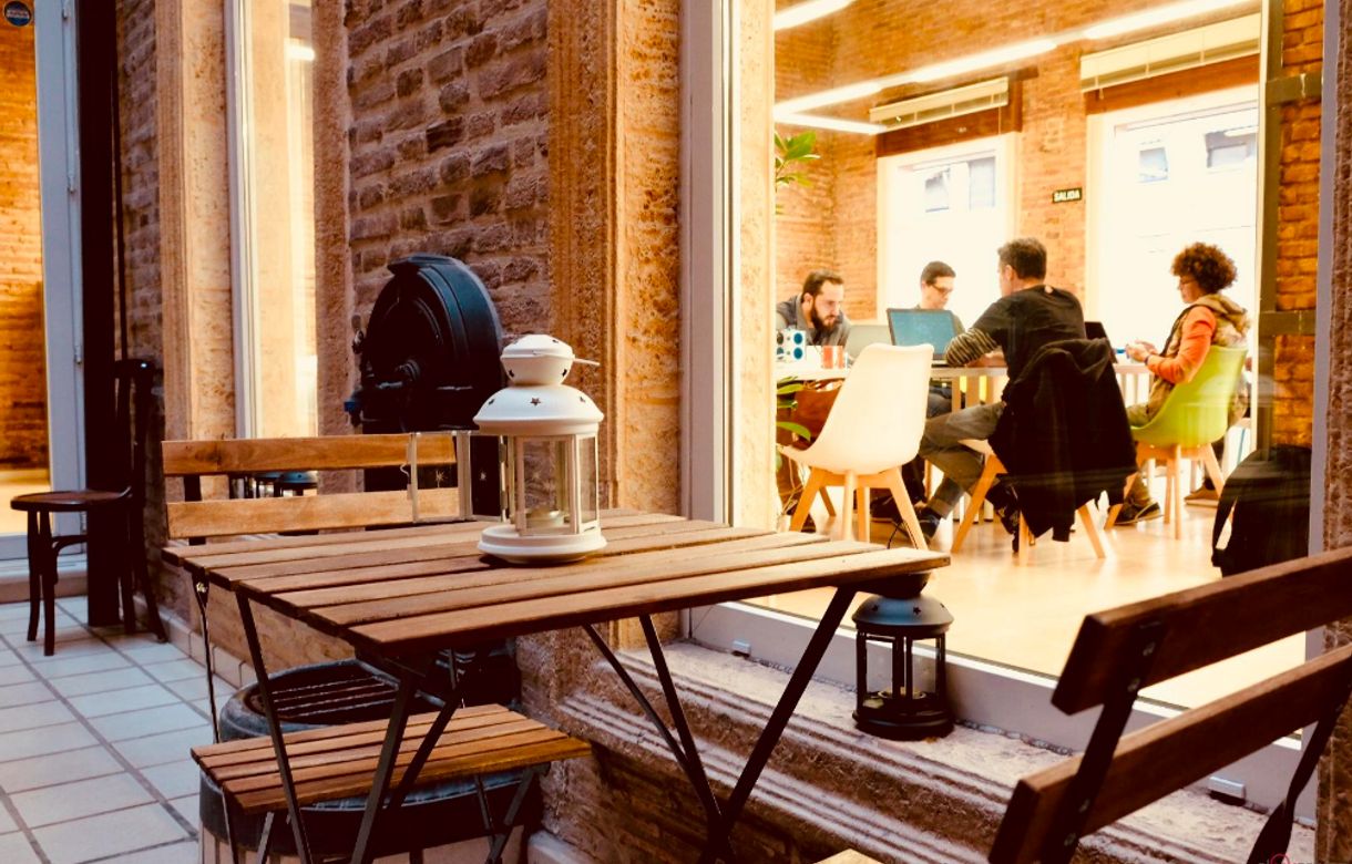 Coworking en el Cabañal totalmente equipado | Alquiler calle de la Reina, Valencia