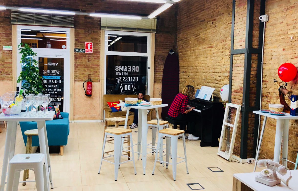 Coworking en el Cabañal totalmente equipado | Alquiler calle de la Reina, Valencia