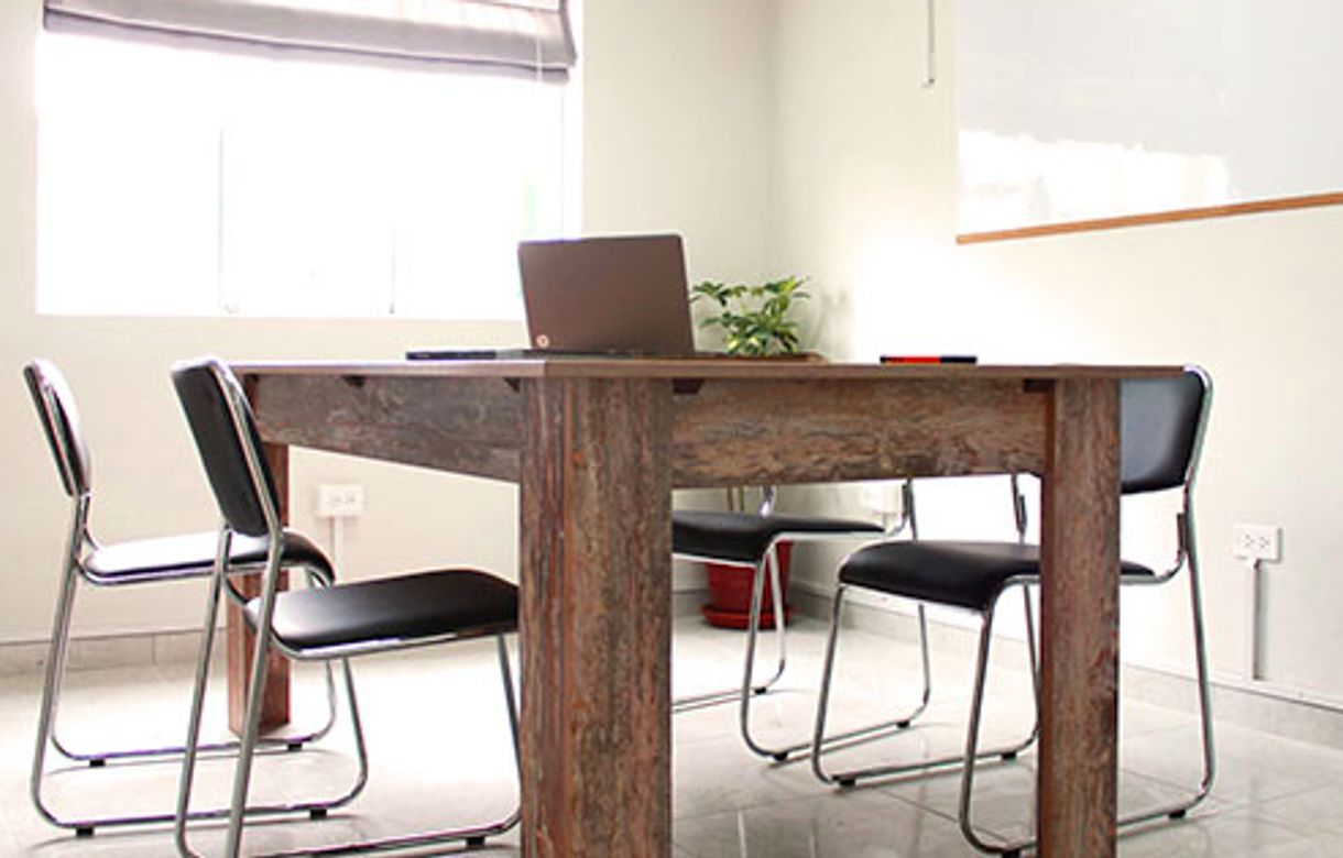 Espacio coworking con despachos independientes. Alquiler calle Alfredo Maldonado, Lima