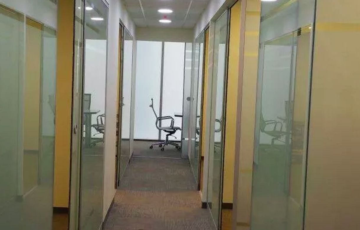 Oficinas en renta por horas. Alquiler en Av. El Polo 401 Of. 301 Monterrico - Surco, Lima
