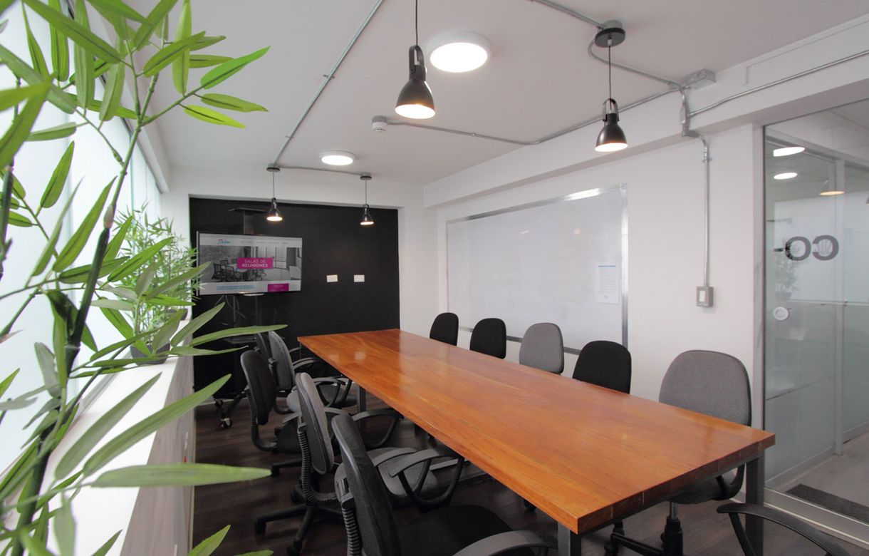 Sala de reuniones, coworking y oficinas privadas en alquiler en Lima