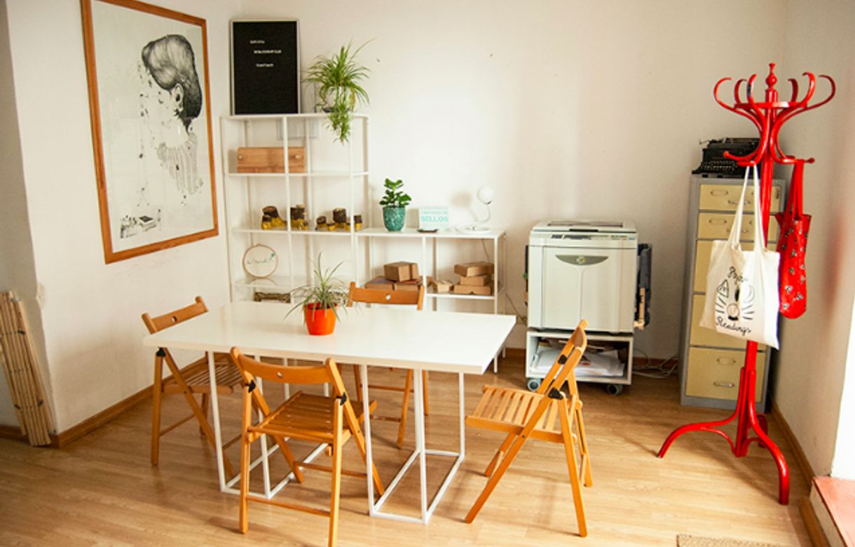 Alquiler estudio Madrid compartido por artistas y artesanos en Lavapiés