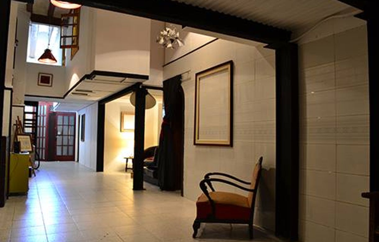 Locales compartidos por la Zona del Raval, Barcelona. Ideal para pintores, dibujantes, diseñadores