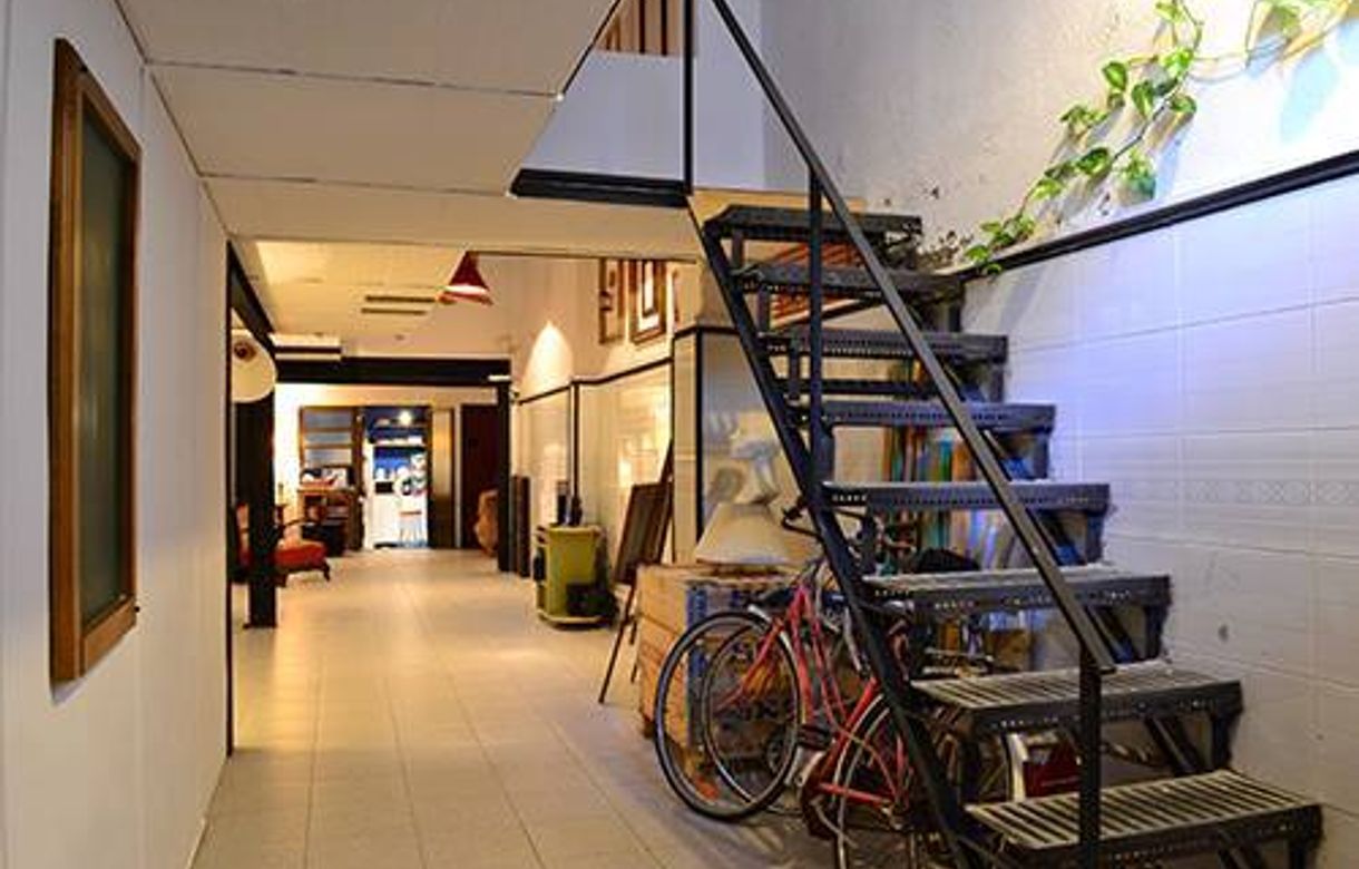 Locales compartidos por la Zona del Raval, Barcelona. Ideal para pintores, dibujantes, diseñadores