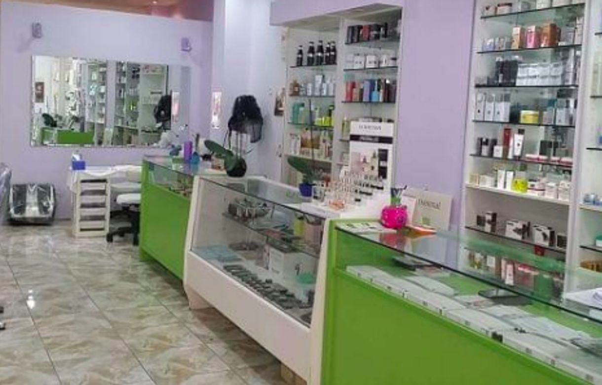 Cabina de estética en alquiler en Valencia | Alquiler cabina de estética + sala de masajes y de presentaciones