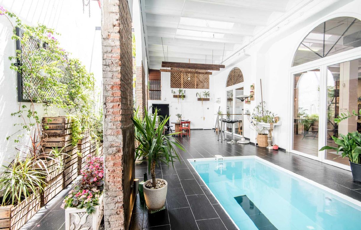 Alquiler escenarios para cursos, conferencias y sesiones de fotografía.