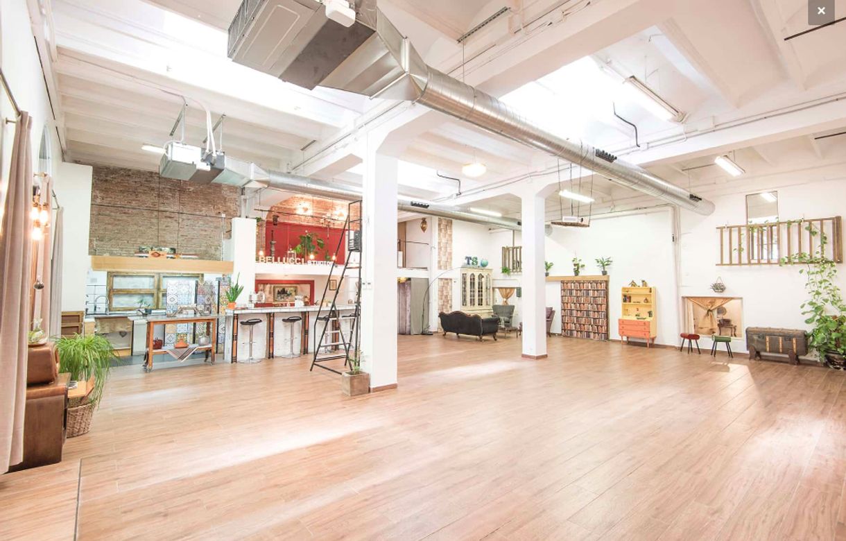 Alquiler escenarios para cursos, conferencias y sesiones de fotografía.