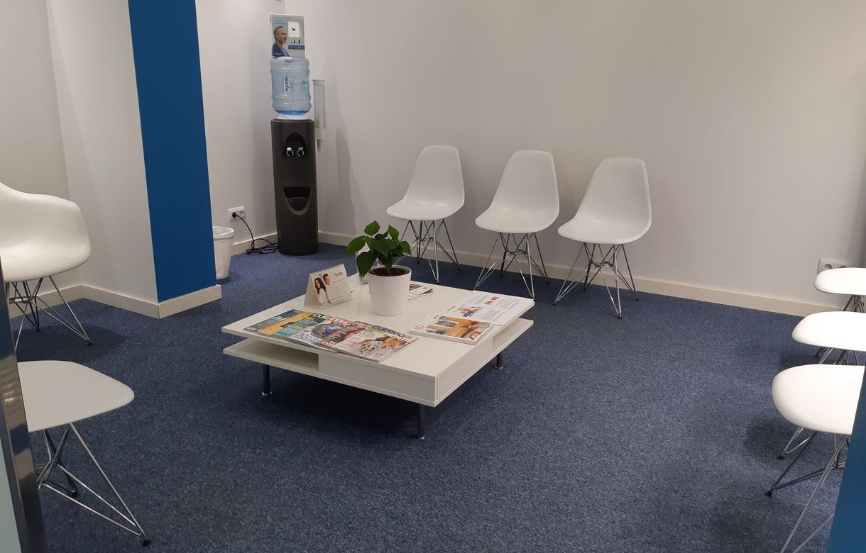 Alquiler consultas medicas | Consulta en el centro de Barcelona con grandes ventanales