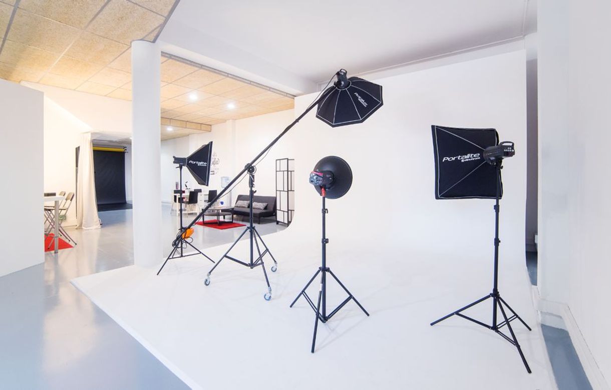 Alquiler de plató para foto y vídeo en Barcelona | Shoot&Flash