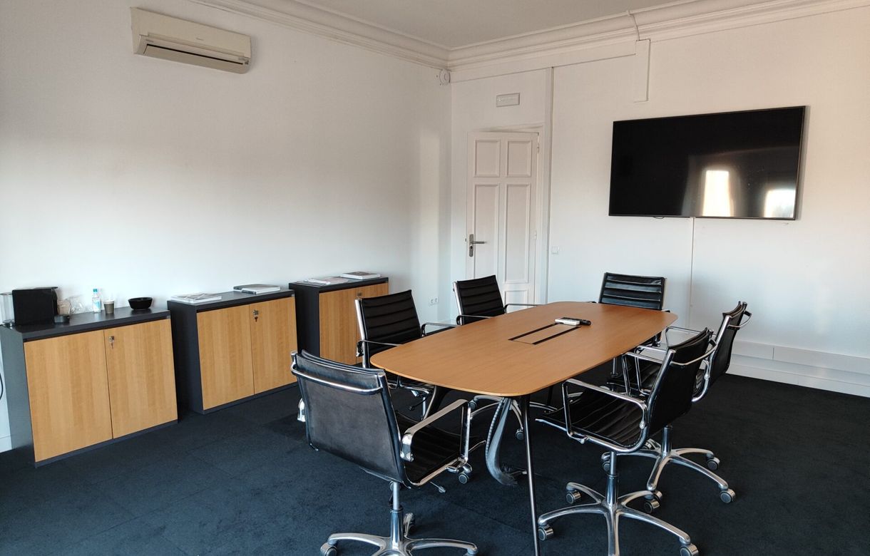 Despacho en alquiler Barcelona | Atico con terraza y encanto