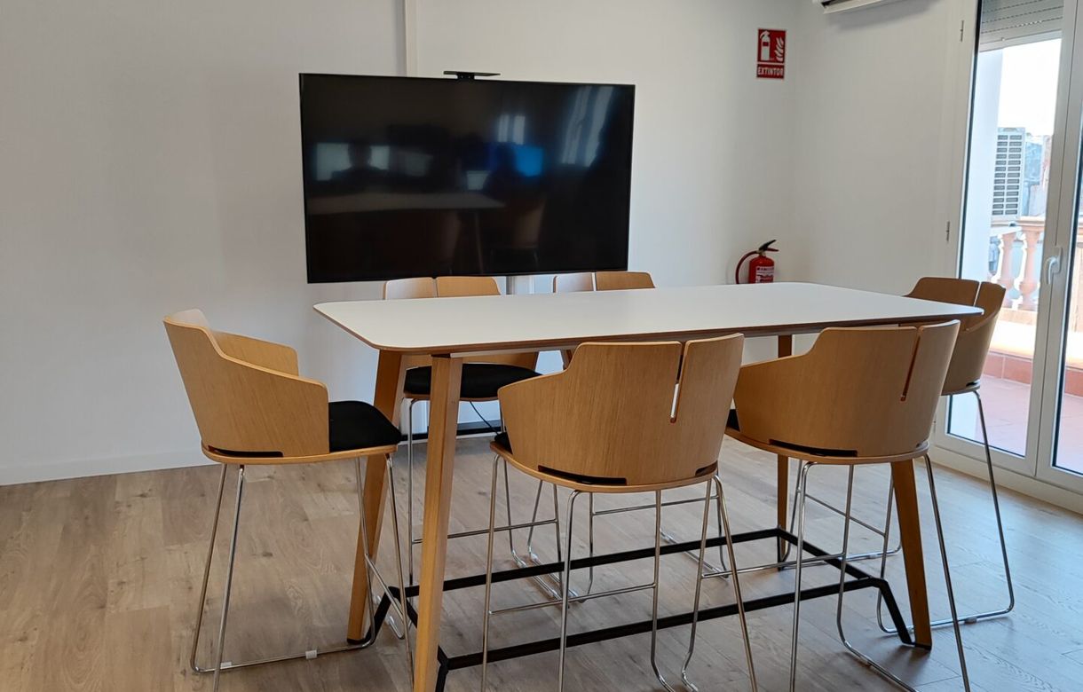 Despacho en alquiler Barcelona | Atico con terraza y encanto