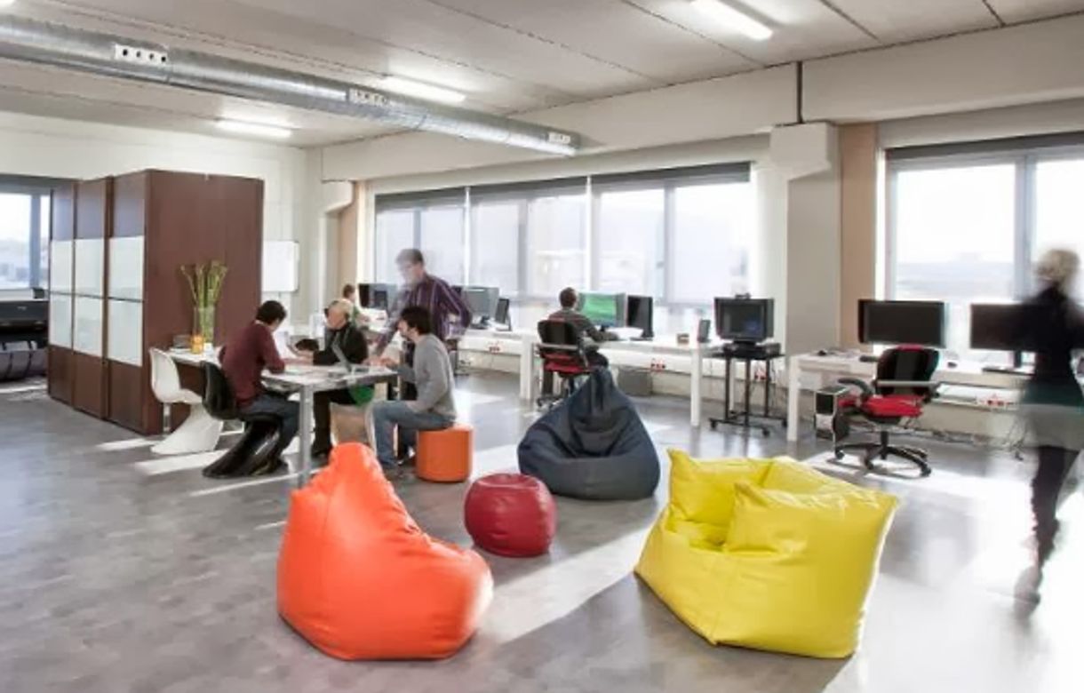 Estudio fotográfico Valencia | Estudio equipado y con posibilidad de alquiler y compra de material fotográfico.