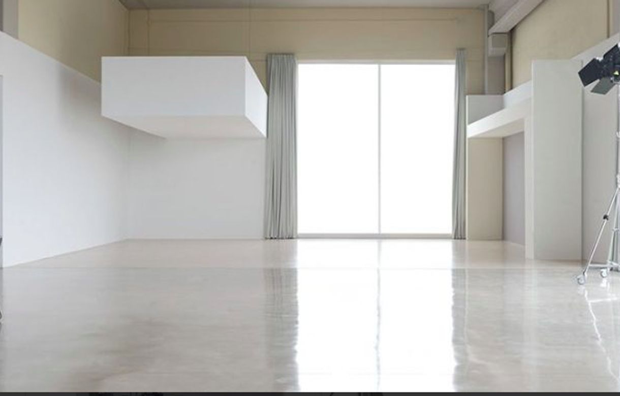 Estudio fotográfico Valencia | Estudio equipado y con posibilidad de alquiler y compra de material fotográfico.