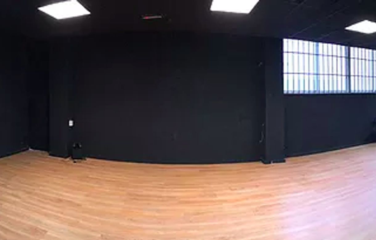Local de ensayo y taller para artistas