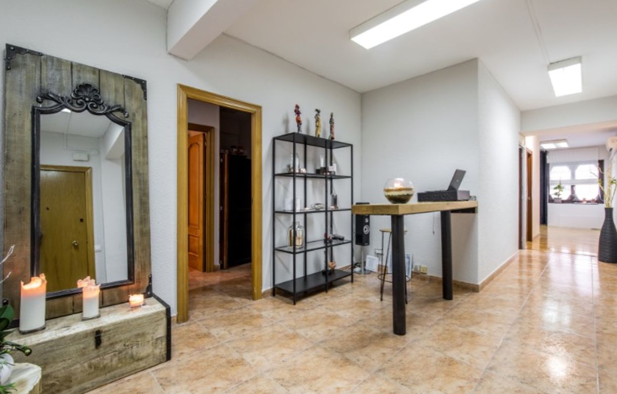 Alquiler de cabina estética y sala de pilates