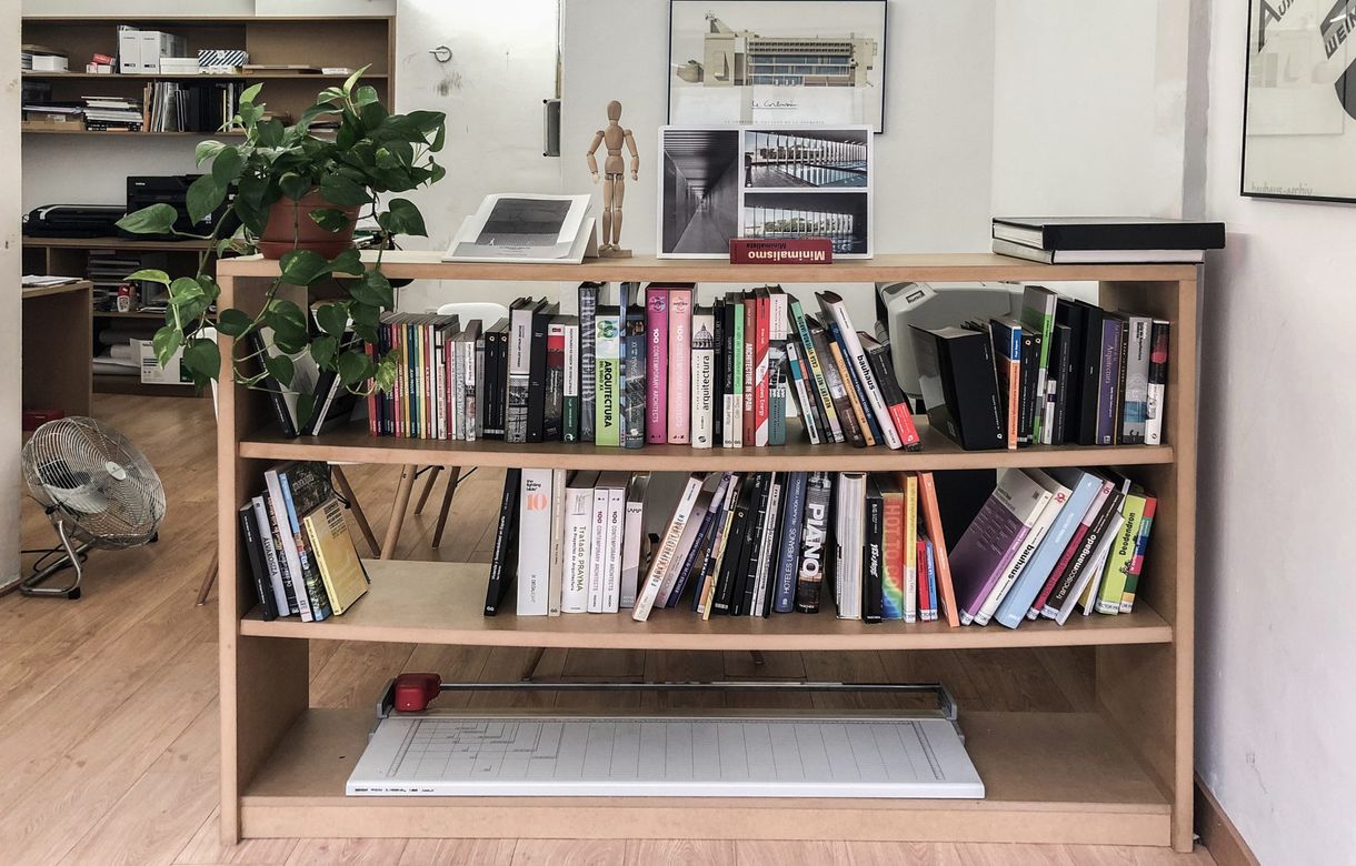 Espacio de trabajo en bonito y luminoso estudio compartido | Sants