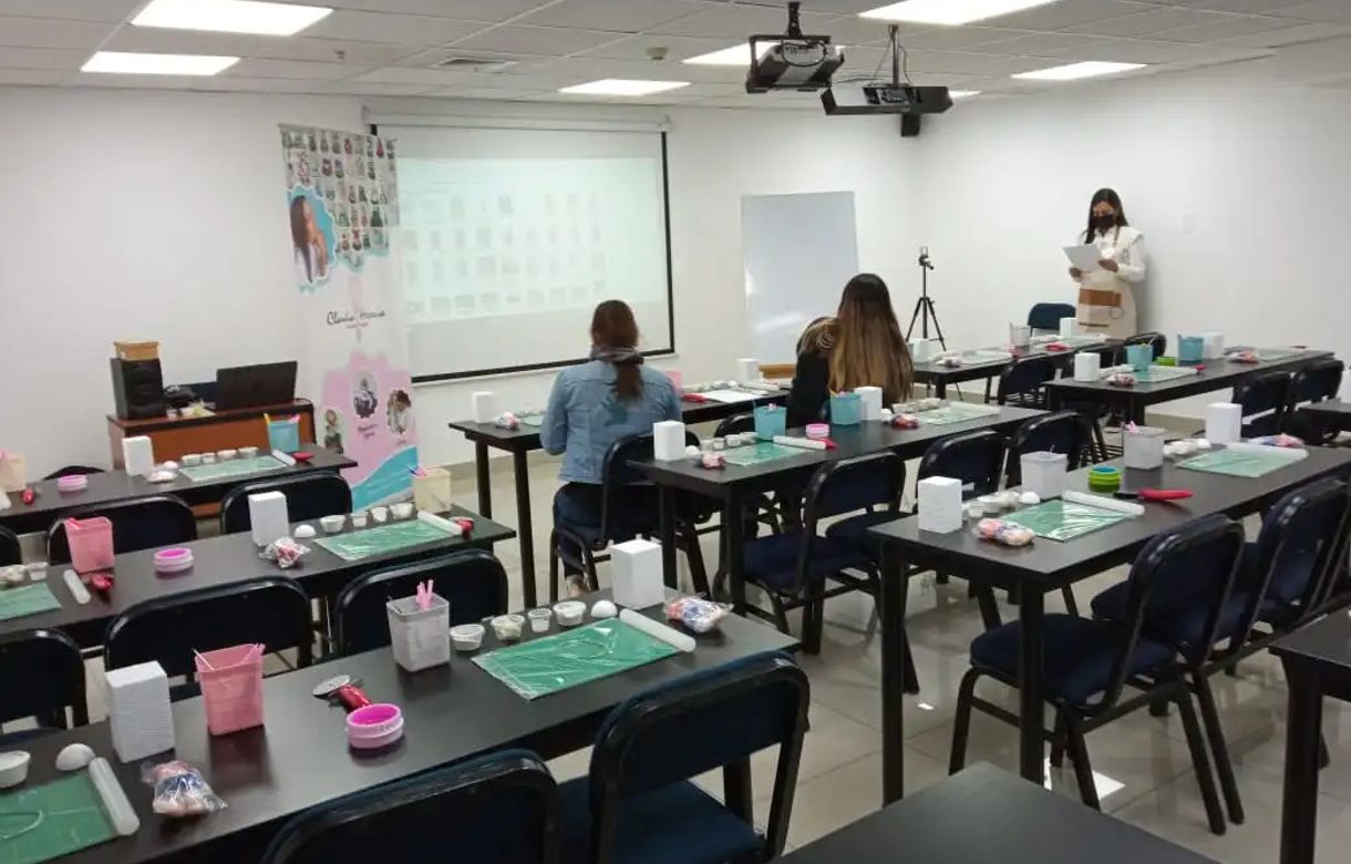 Alquiler de aulas por paquete de horas – Lince