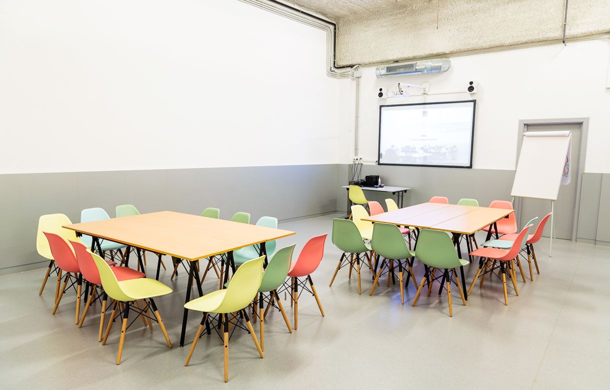 CREC Coworking Sabadell oficinas de 4 a 10 personas