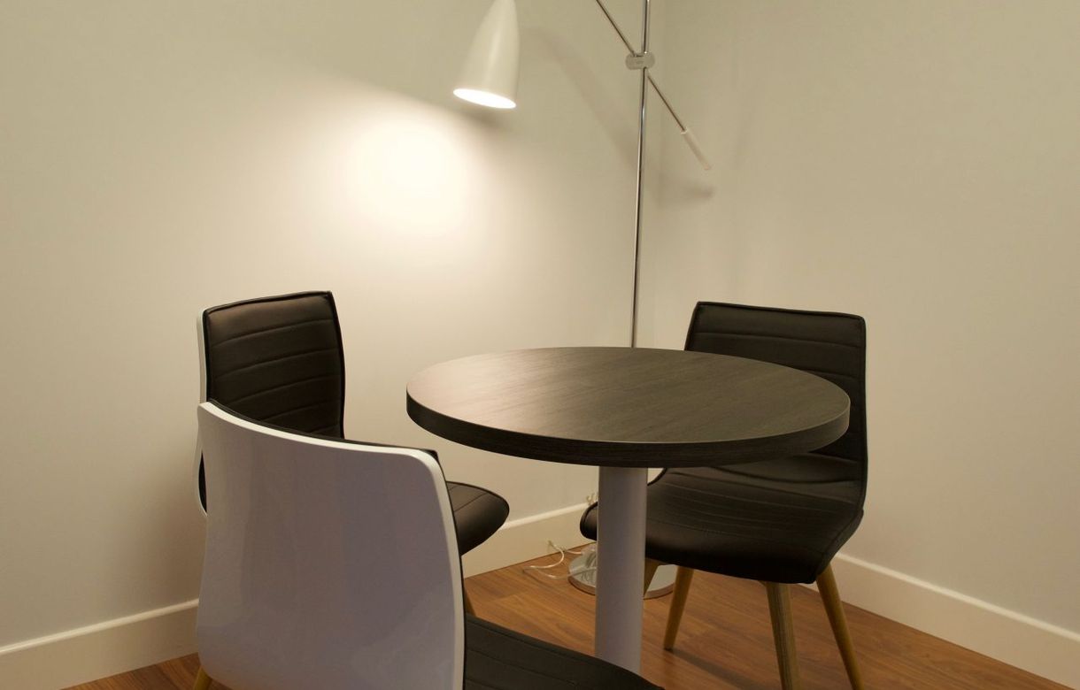 Alquiler oficinas en Madrid | Despachos completamente reformados | Sala para terapias