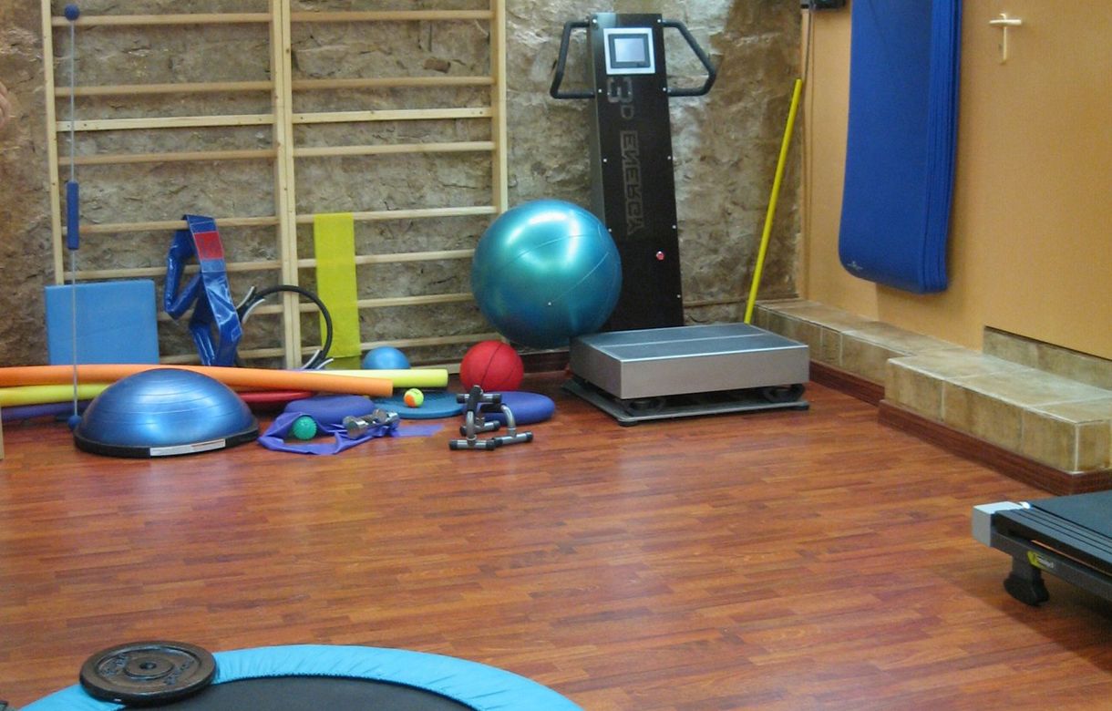 Alquiler gimnasio y cabina para terapias | BCN centro