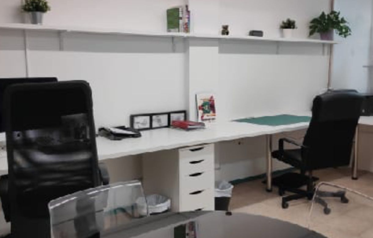 Taller de Rotulación tiene espacio libre para 4 coworkers