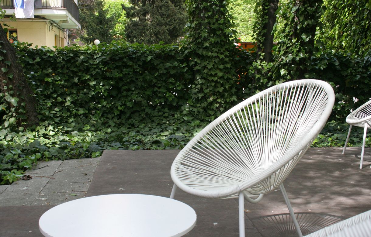 Oficina compartida con jardín