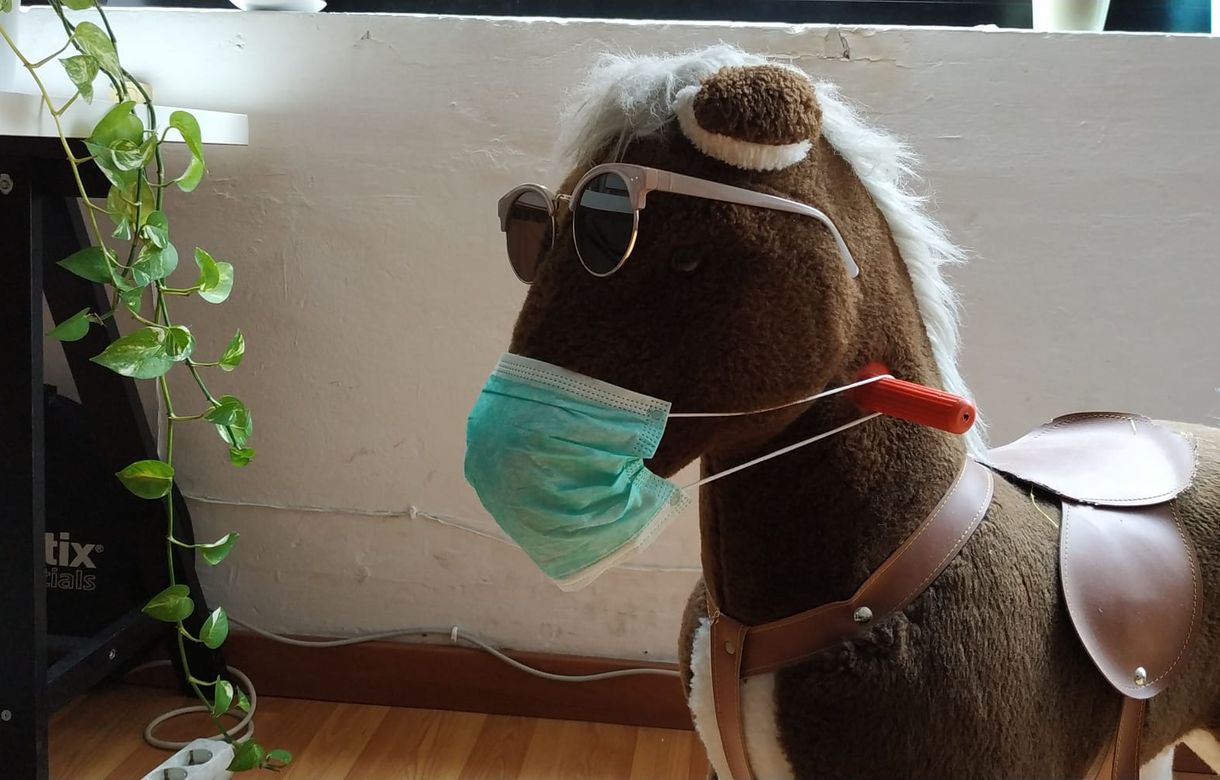 Estudio en Gracia compartido | Alquiler de mesa