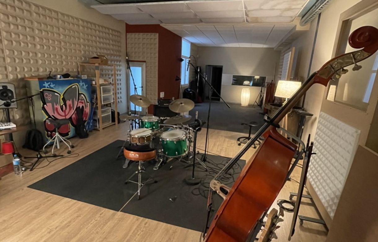 Alquiler estudio de grabación musical y espacio de ensayo | SAUNSGUT