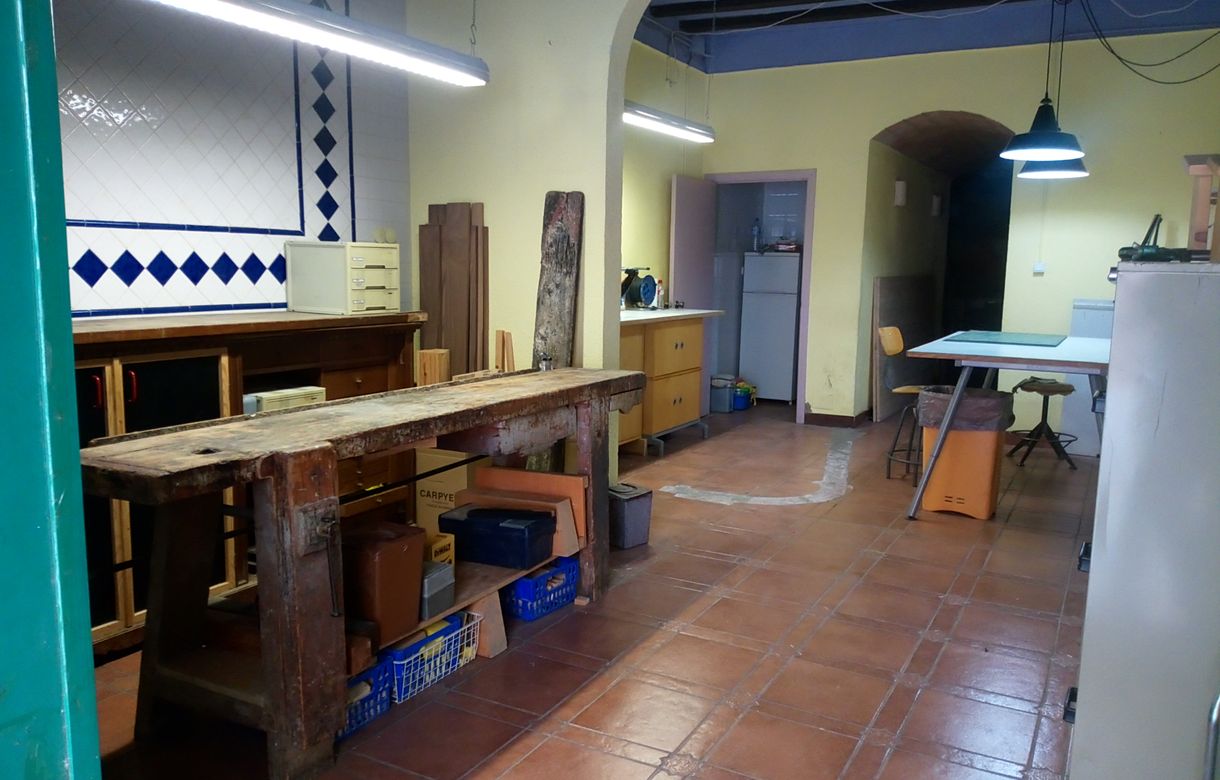 Taller de madera y artesanía, escultura y restauración