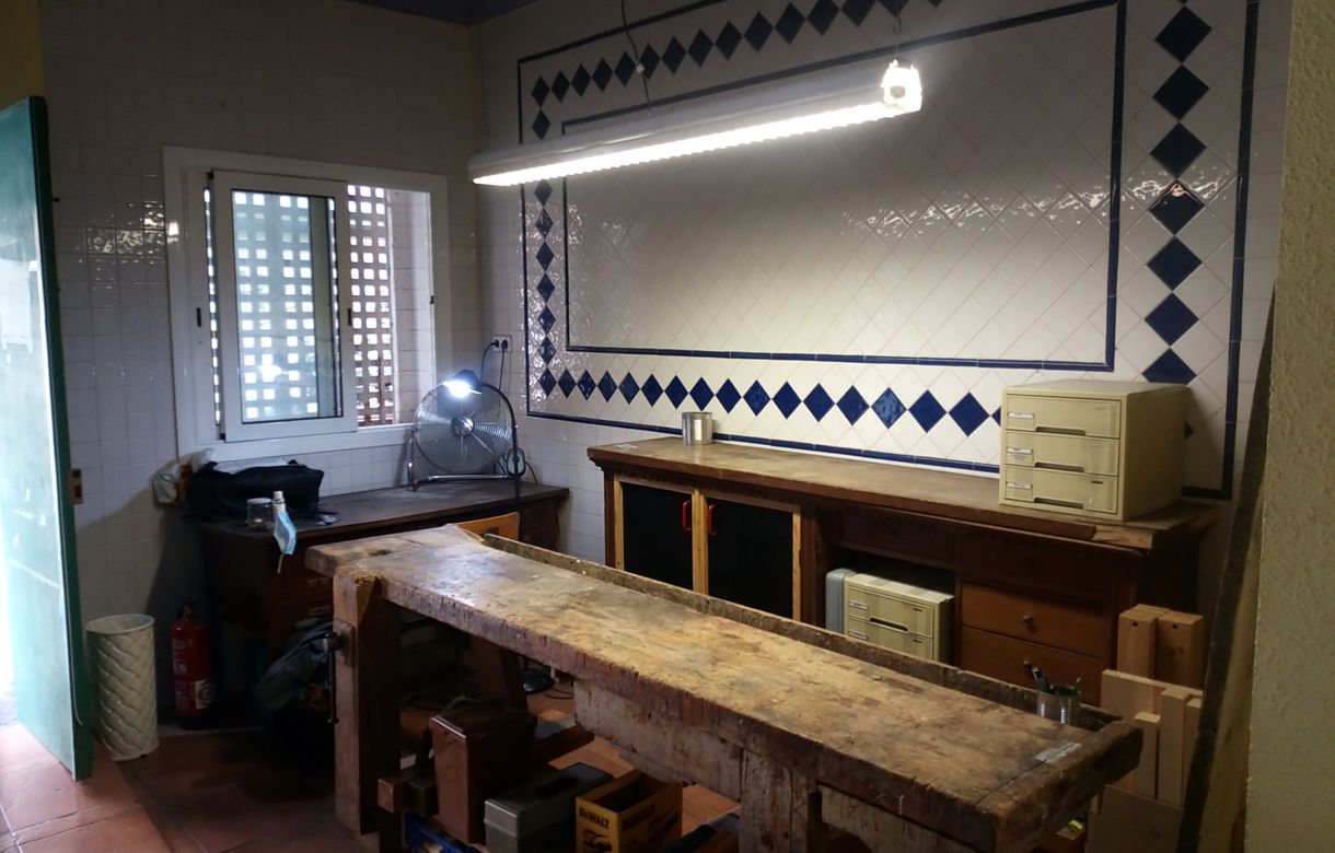 Taller de madera y artesanía, escultura y restauración