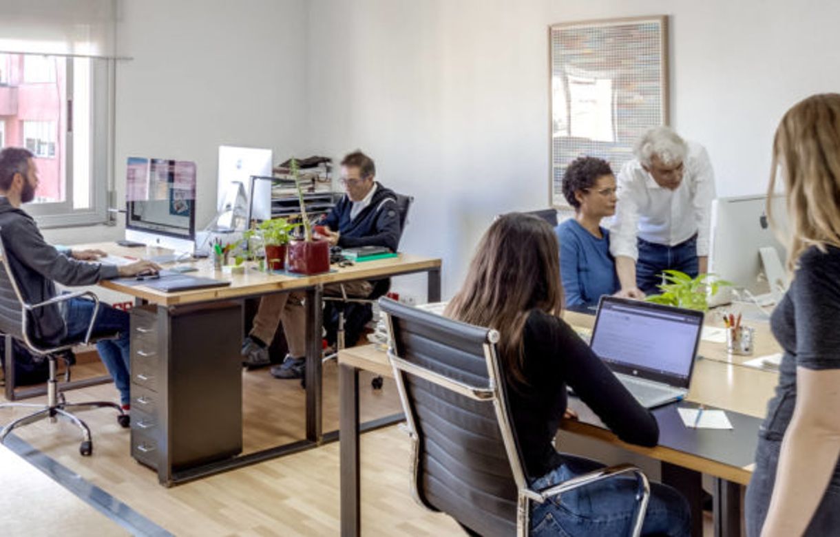 Estudio de diseño gráfico compartido