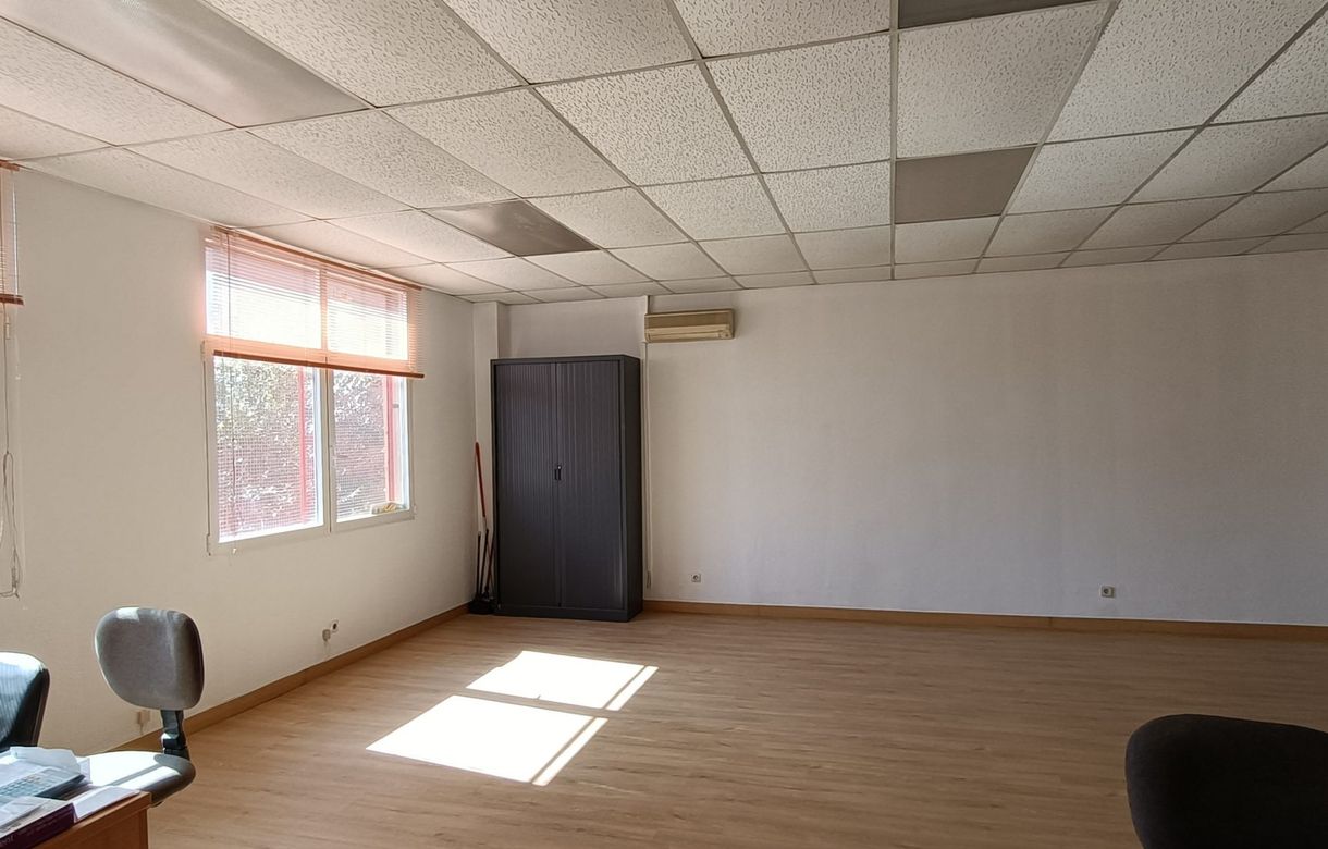 Oficina compartida Madrid muy luminosa