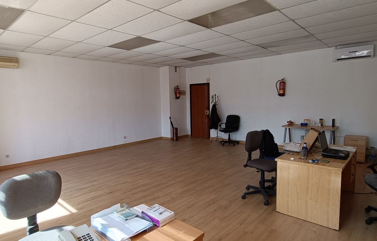 Oficina compartida Madrid muy luminosa