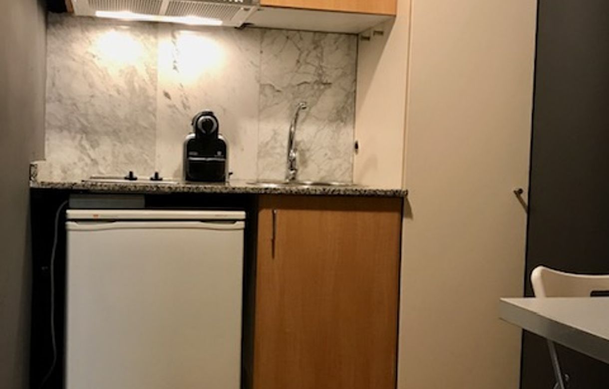 Alquiler oficina independiente en un despacho compartido