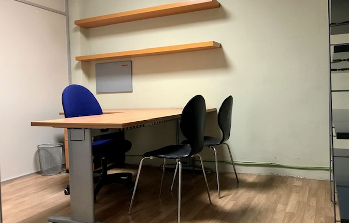 Alquiler oficina independiente en Barcelona en un despacho compartido