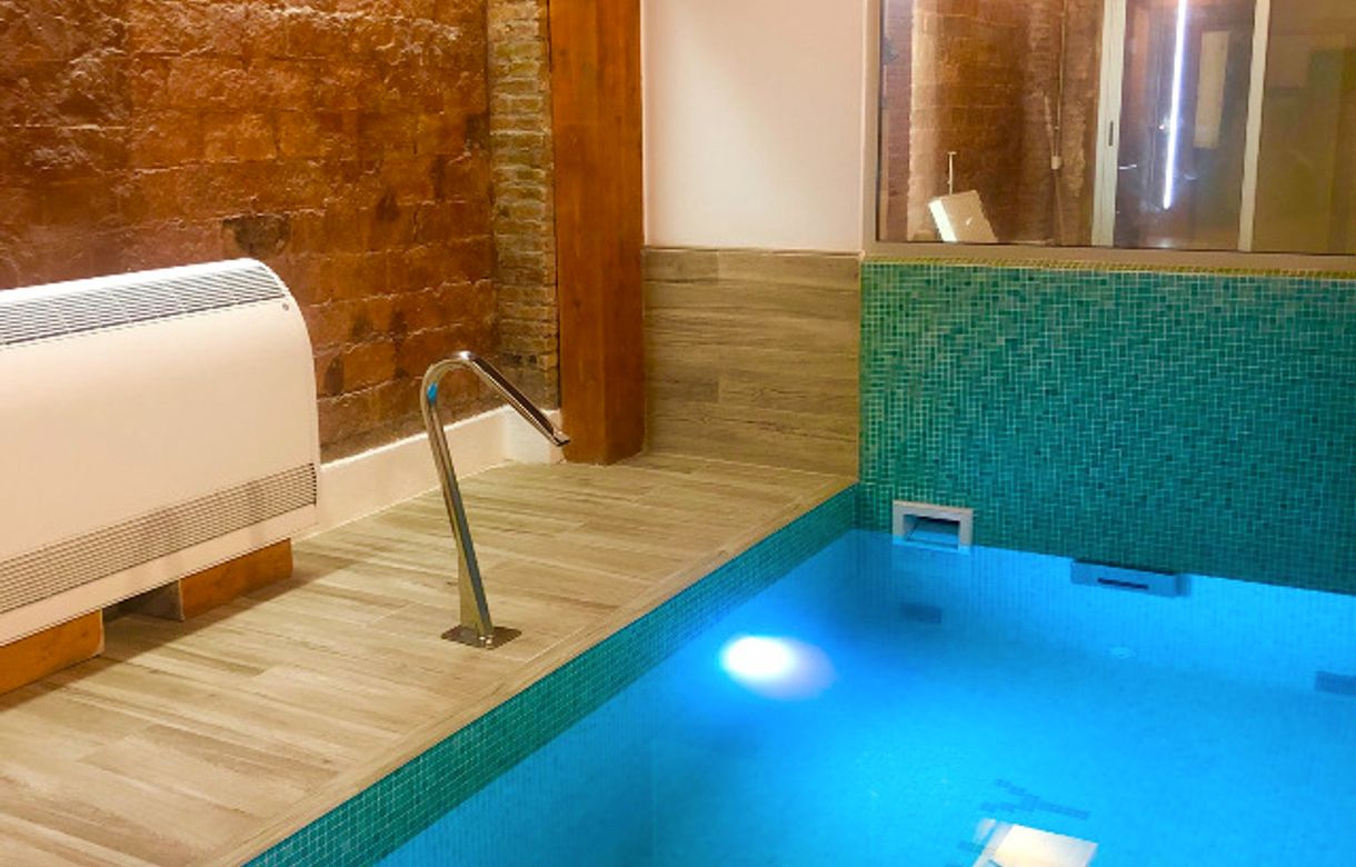 Alquiler salas terapias Barcelona | Sala de yoga y ejercicio terapéutico | Consulta | Piscina