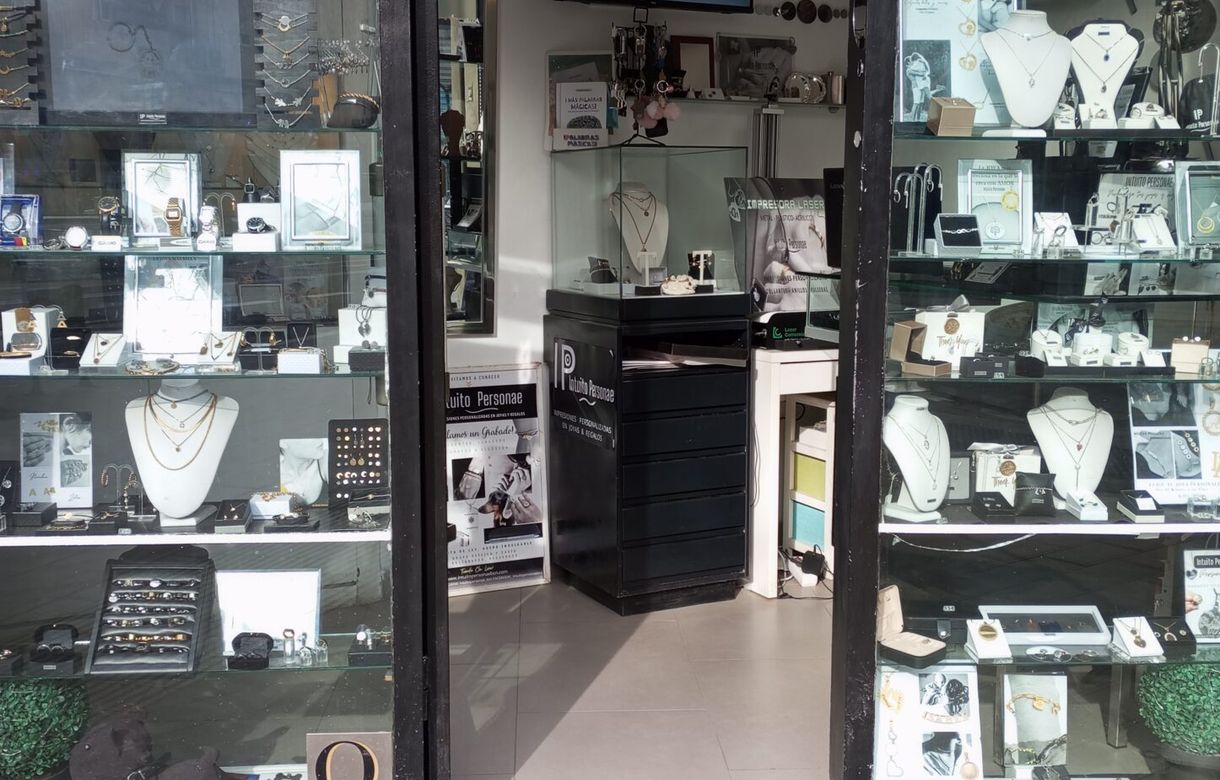 Alquiler joyería Barcelona | Tienda de Regalos y Joyas Personalizadas