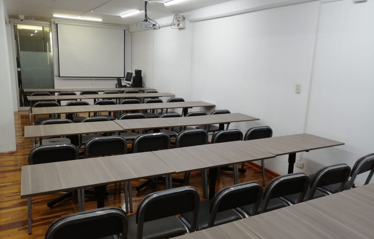 Alquiler sala de reuniones Lima | ¡Salas salón de capacitaciones y reuniones en Lince!