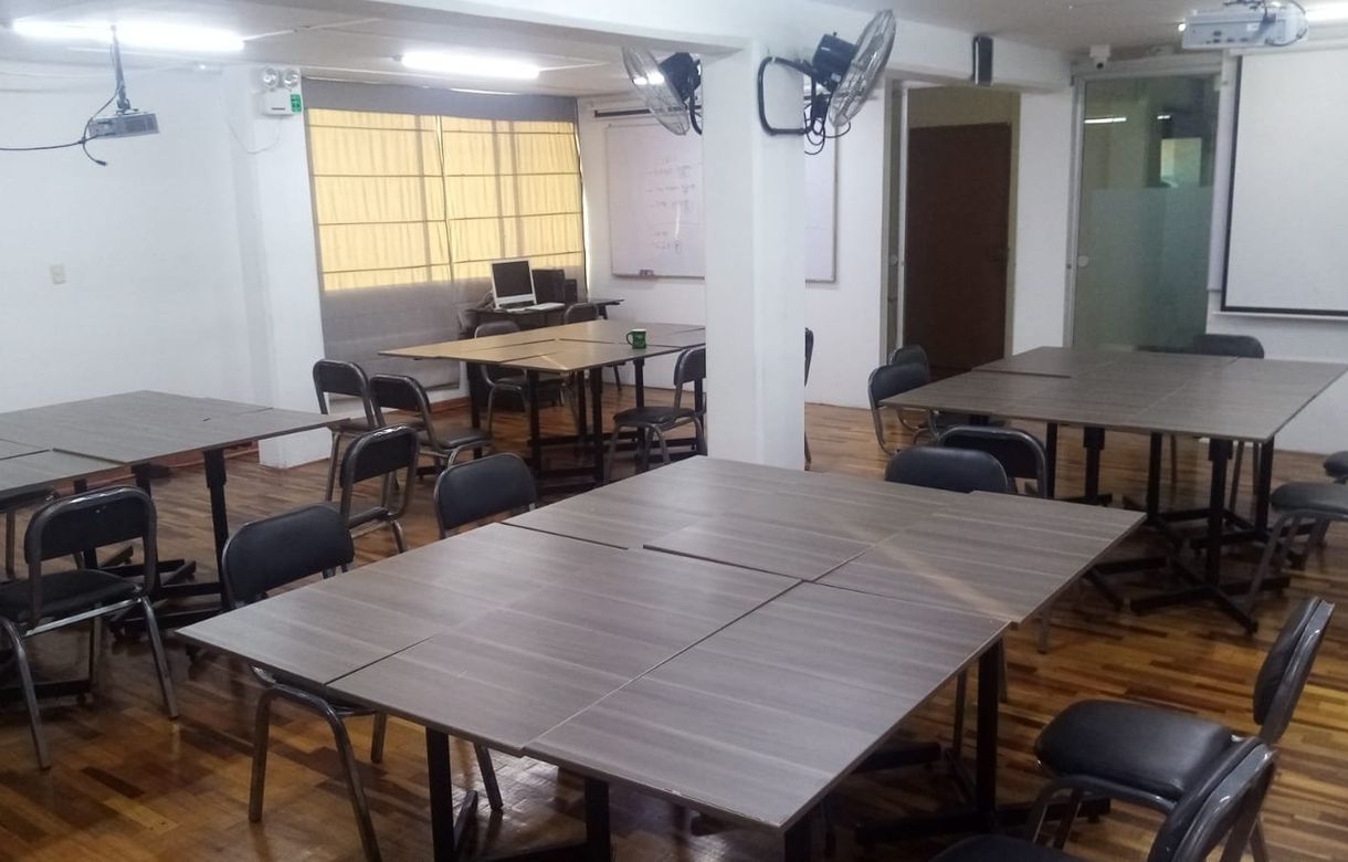 Alquiler sala de reuniones Lima | ¡Salas salón de capacitaciones y reuniones en Lince!
