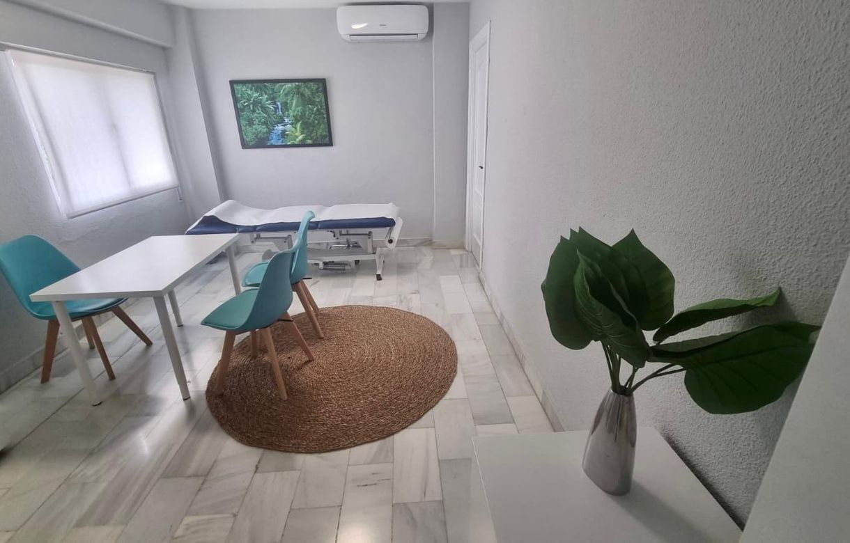 Consulta Médica Málaga | Clínica en Málaga | Sala yoga | Pilates | Fisio...