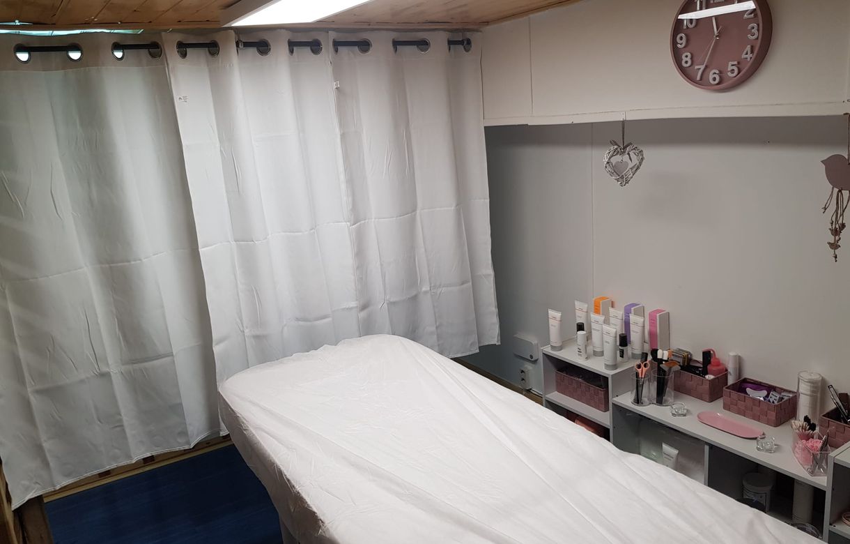 Alquiler Cabina Estética Alcalá de Henares | Musas - Nails and Beauty Factory