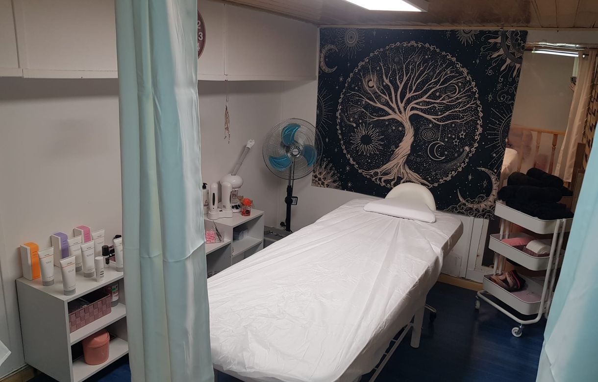 Alquiler Cabina Estética Alcalá de Henares | Musas - Nails and Beauty Factory