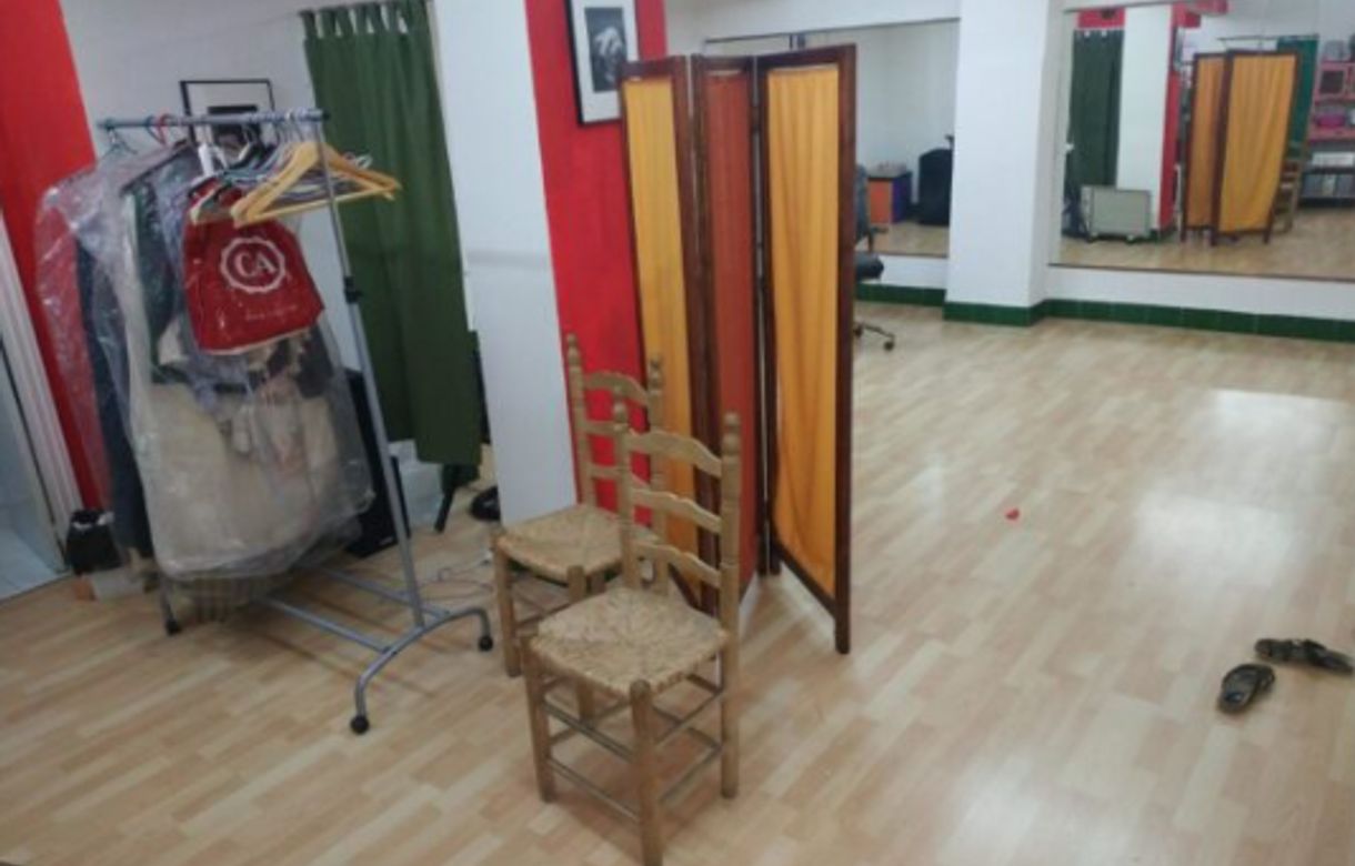 Asociación cultural alquila espacio estudio de arte u oficina - Image 3