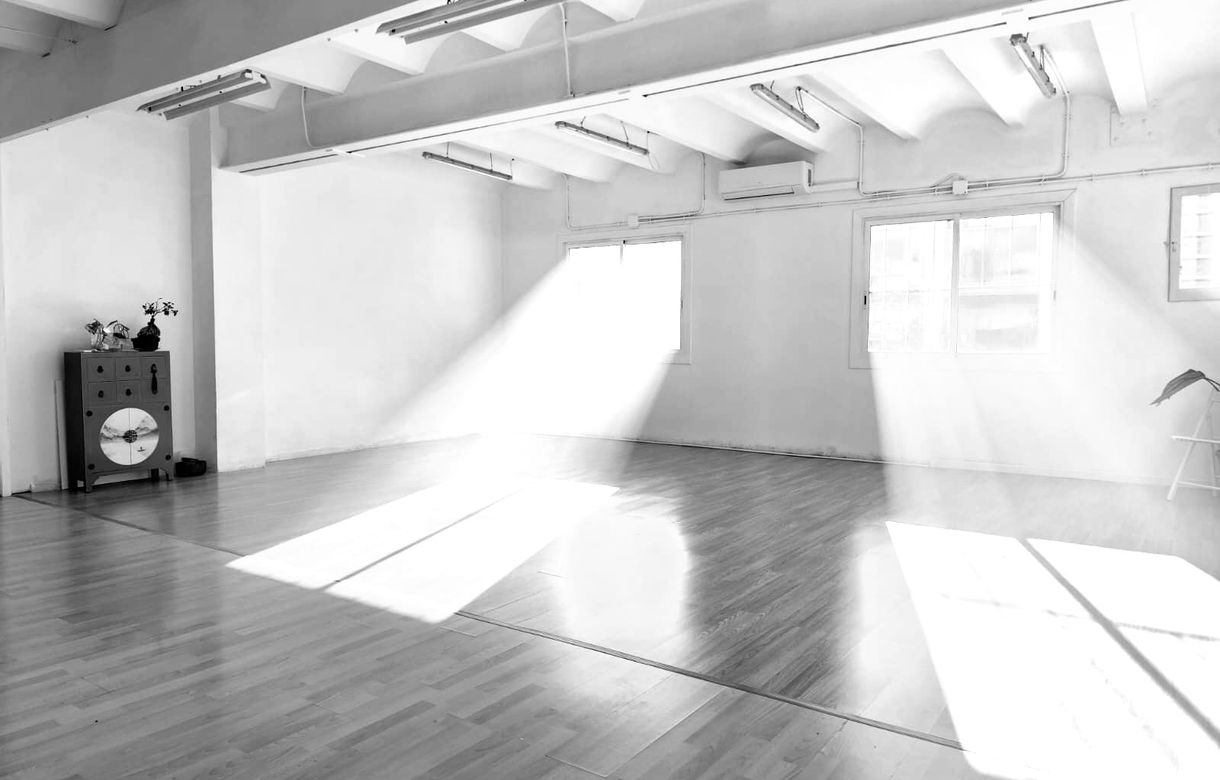 Sala Grupos en Gracia | Baile | Yoga | Música | Meditación |