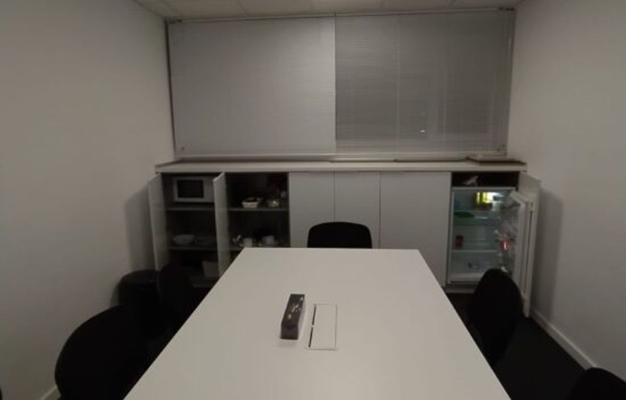 Alquiler oficina equipada totalmente - Image 2