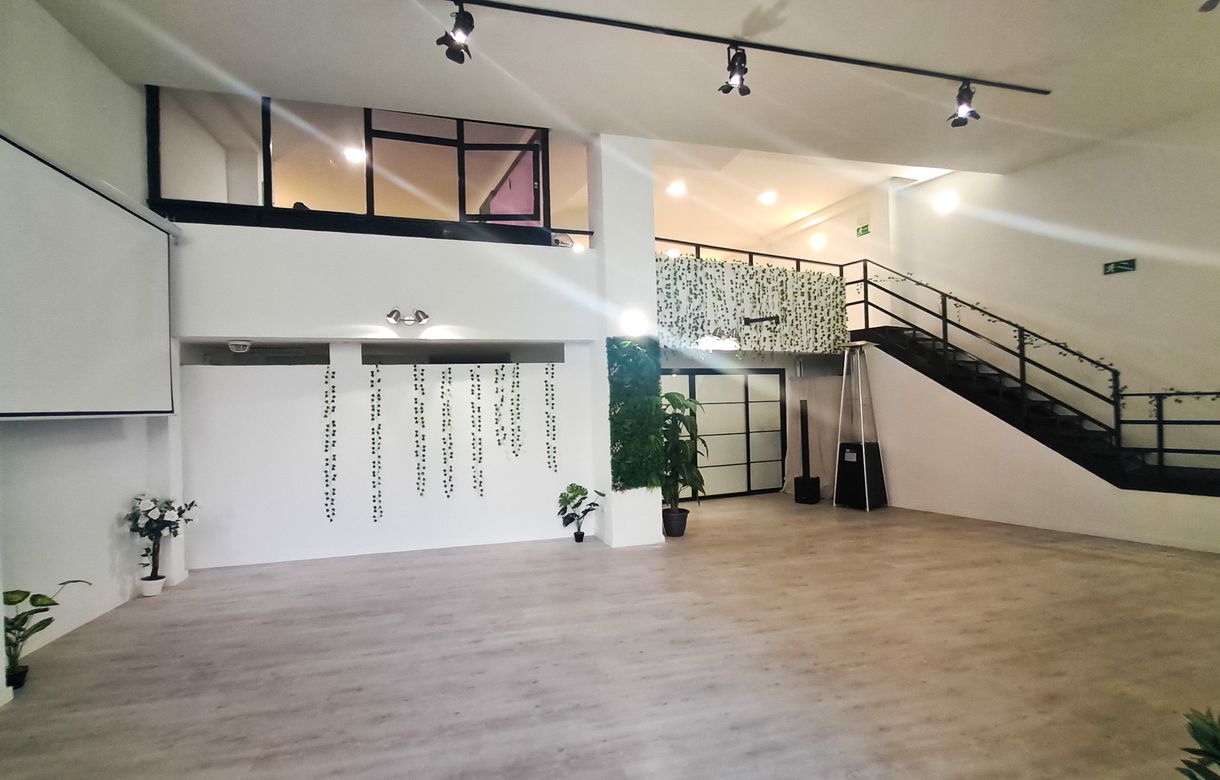 Localizaciones Madrid | Alquiler nave reuniones, rodajes, talleres, presentaciones...