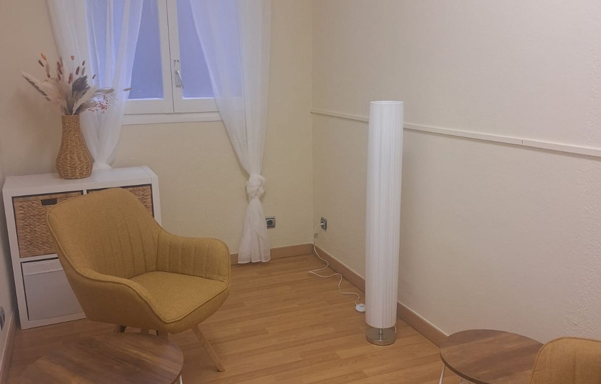 Alquiler sala sin amueblar  - Image 2